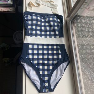 Swimsuit Boden size US 2